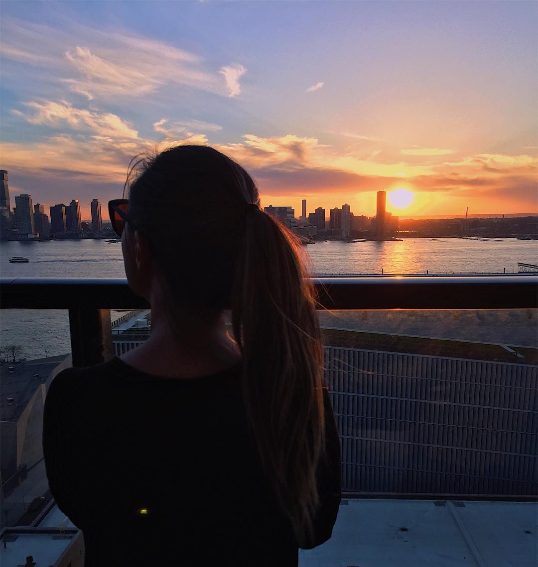 cafehugonyc's tweet photo. Resist the urge to pull out your phone and snap another sunset picture. This view deserves your undivided attention. – H.H. Photo: wujess https://t.co/FE0ASpMosj