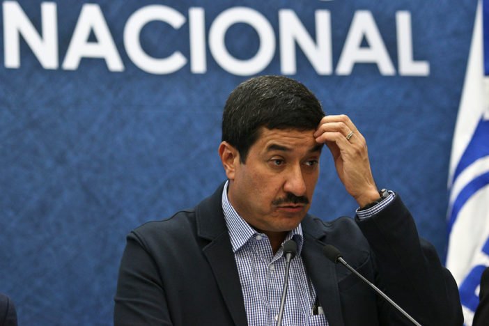 Filtran documento donde el gobierno de #JavierCorral tiene ubicados a "#periodistas de cuidado".
bit.ly/2p2xcfS