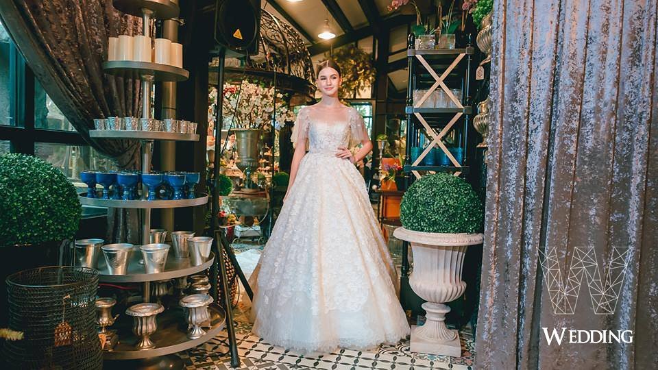 wweddinglondon's tweet photo. This magnificent silhouette is from W Wedding
#wwedding #weddingdress #silhouettes #dress #bridal #magnificent #romance #love https://t.co/eeMndTBx5A