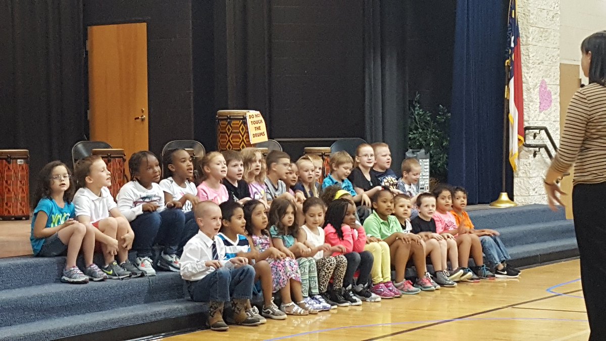 EdwardBestFCS's tweet photo. EBES students and parents participating in the final PTA Meeting, musical performances, and EOG/EOY event of the school year! 🎶🏁 https://t.co/0DK2GTuBAB