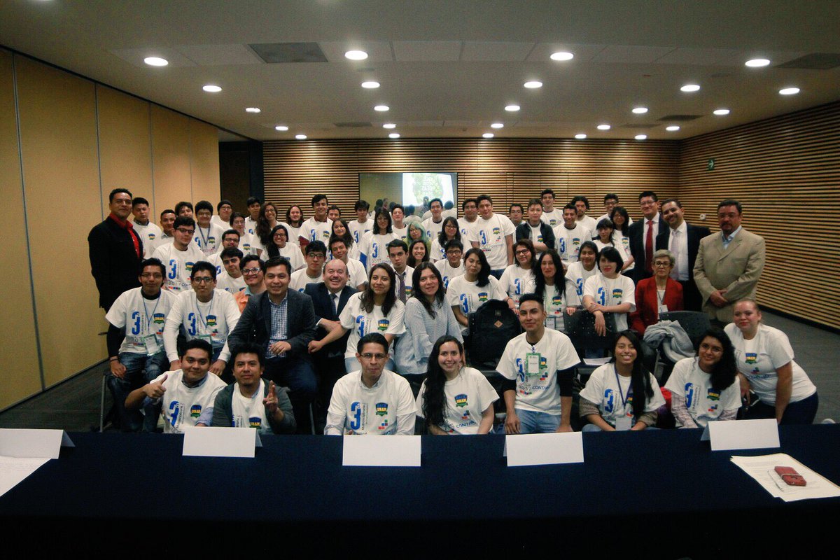 soyaleksgarcia's tweet photo. Hoy inauguré la edición especial de #HACKUNAM 2017 con la Facultad de Contaduría y Administración y mi Facultad #Goya #SoyUNAM https://t.co/Rc9WV4INGU