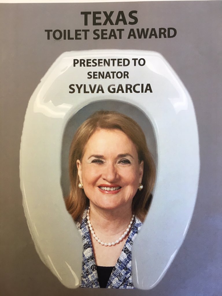 LaCongresista's tweet photo. Hey @USPastorCouncil, if U R giving me an award, learn to spell my name. And, make mine pink. @EqualityTexas @HGLBTCaucus #txlege #FlushSB6 https://t.co/P4wf0e4GBw
