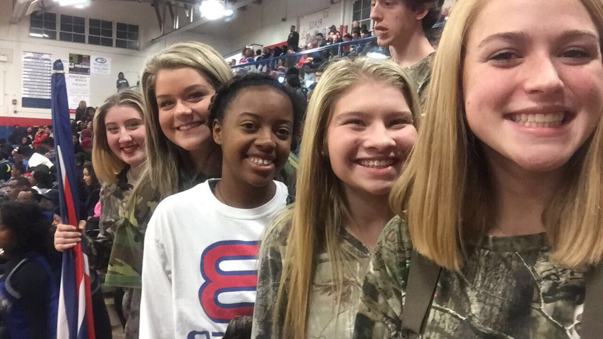 _carolinegt_'s tweet photo. #GoodbyeBHS here's to the best memories with the best people β€ https://t.co/Me5bRxEPaI
