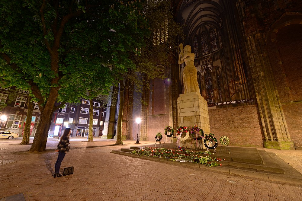 Verzetsmonument Domplein, 4 mei 2017. #utrecht #4mei #domplein <a href="/Domplein/">Domplein</a> <a href="/UtrechtHerdenkt/">Comité 4 mei Utrecht</a> donkerutrecht.nl