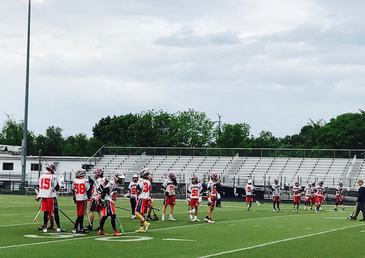 rachelehardin's tweet photo. #generalslax warming up for Sr night against Woodford Co. @Bigs_Bigelow https://t.co/3hDkbKQ9b2