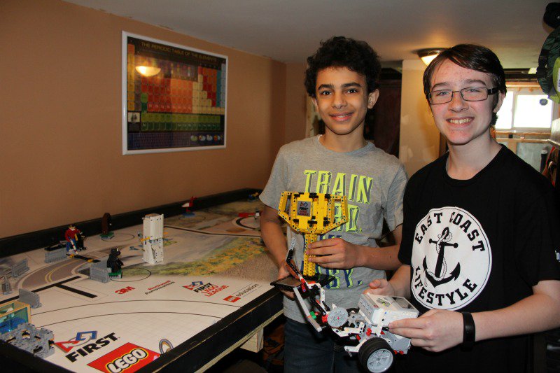 thestarhalifax's tweet photo. 'An opportunity of a lifetime:' Halifax students fundraising to attend international robotics competition https://t.co/Xg0yYRifBa https://t.co/hKlY8om3lF
