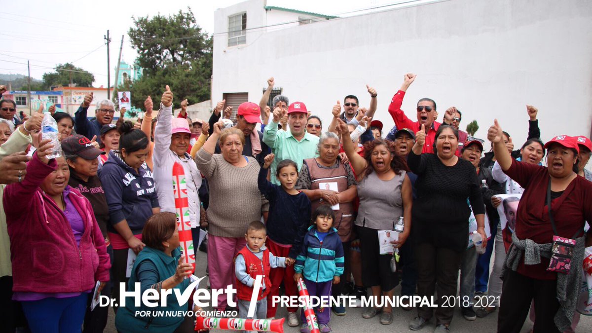 Dr_hervert's tweet photo. Un gusto saludar el día de hoy a mis amigos del centro de Perote en el tercer día de campaña #PorUnNuevoComienzo https://t.co/F72nzpR5oQ