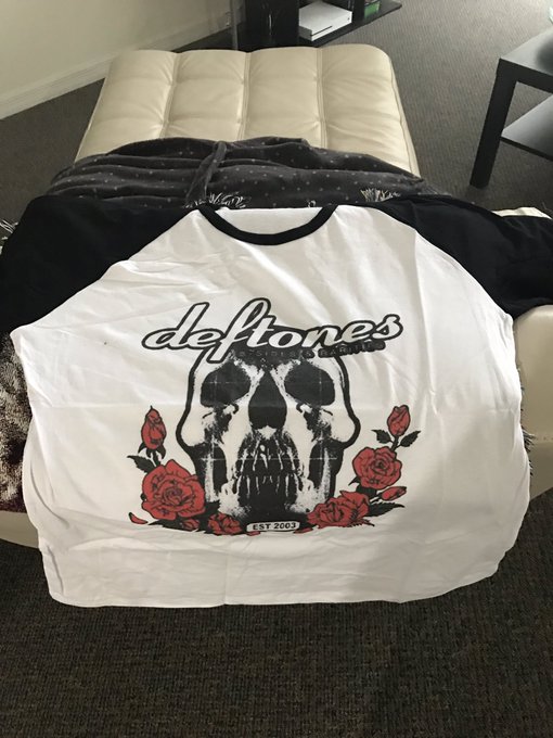 Not sure who sent this @deftones shirt but THANK YOU!!!! https://t.co/Z1nY3Y9CVC<a class="tags" target="_blank" title="On Twitter" href="/?out=eyJ0eXAiOiJKV1QiLCJhbGciOiJIUzUxMiJ9.eyJpYXQiOjE3MjA1NjA1MDIsImlzcyI6InR3cG9ybnN0YXJzLmNvbSIsIm5iZiI6MTcyMDU2MDUwMiwiZXhwIjoxNzUyMDk2NTAyLCJyZWRpcmVjdF91cmwiOiJodHRwczovL3R3aXR0ZXIuY29tL2RlZnRvbmVzIn0.IBYOMid2tSJwdglM0vDTkK50TGEbE-7nDZ7hsMh76C6MqJJOmSePiagD5q1EXMJJxna9ibQwCJj5ftD4s6jwng">@deftones</a><a href="/tag/carolina"class="tags"><span>#carolina</span></a>