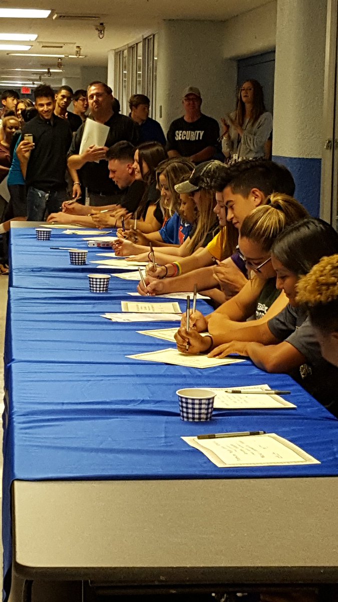 dlk1020's tweet photo. Congrats to the DHS Athletes who all joined in at the College Signing Recognition day. Best of luck. You will be missed ...♡ Mama   Mustang. https://t.co/t5OY3vGEUS