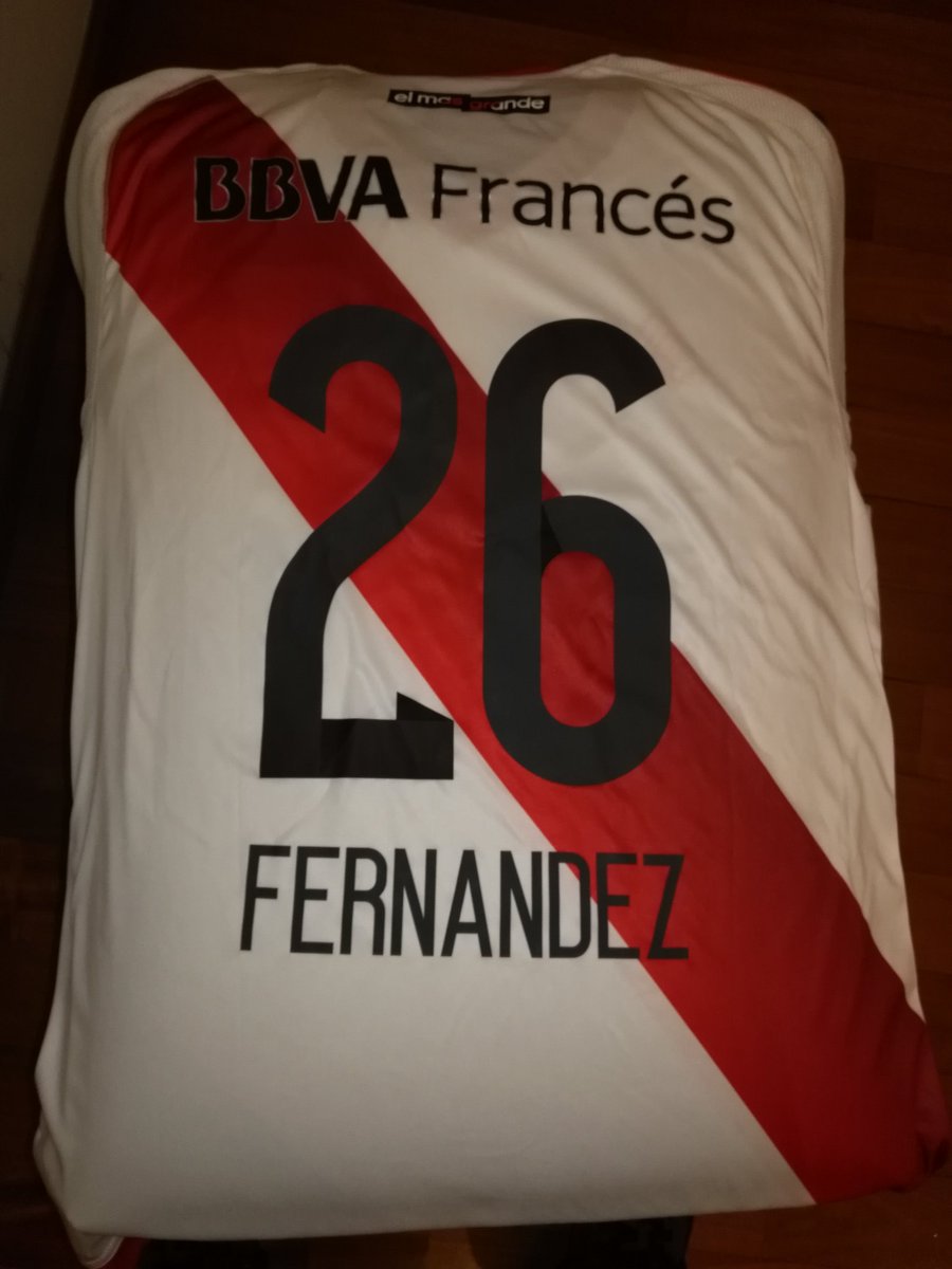 Sebasrur's tweet photo. Te gusta esta camiseta de #River? Puede ser tuya!! El 11-5 está el ganador. RT y te anotas. https://t.co/laVlfCL1uc