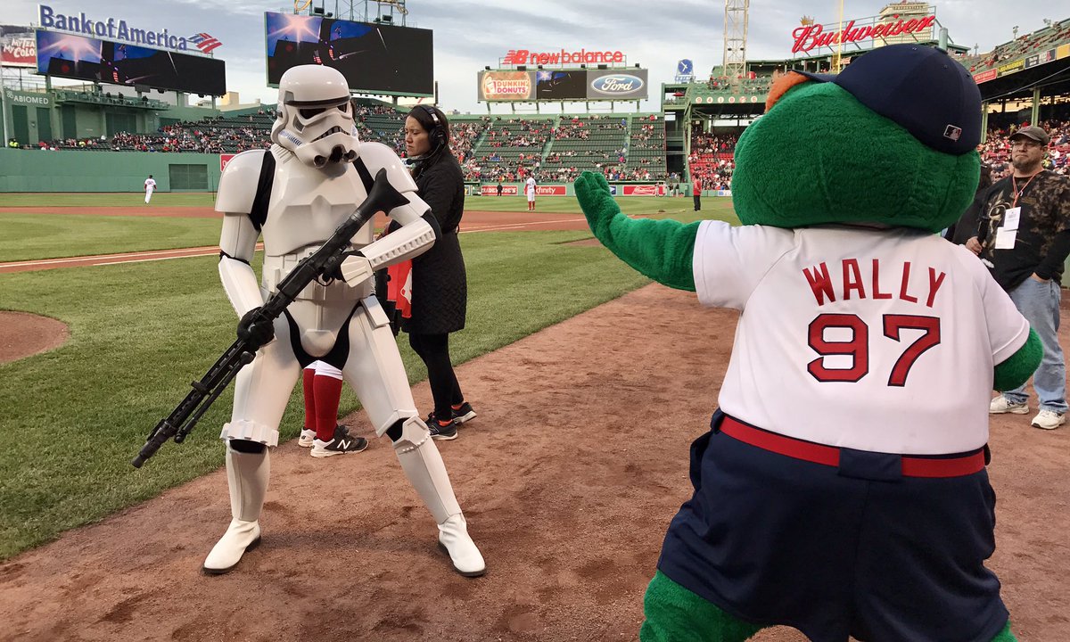 Wally97's tweet image. Squad goals: Star Wars style