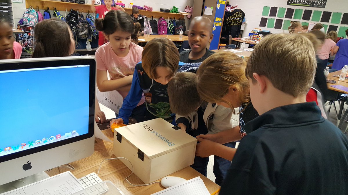 Tracy James tweet media