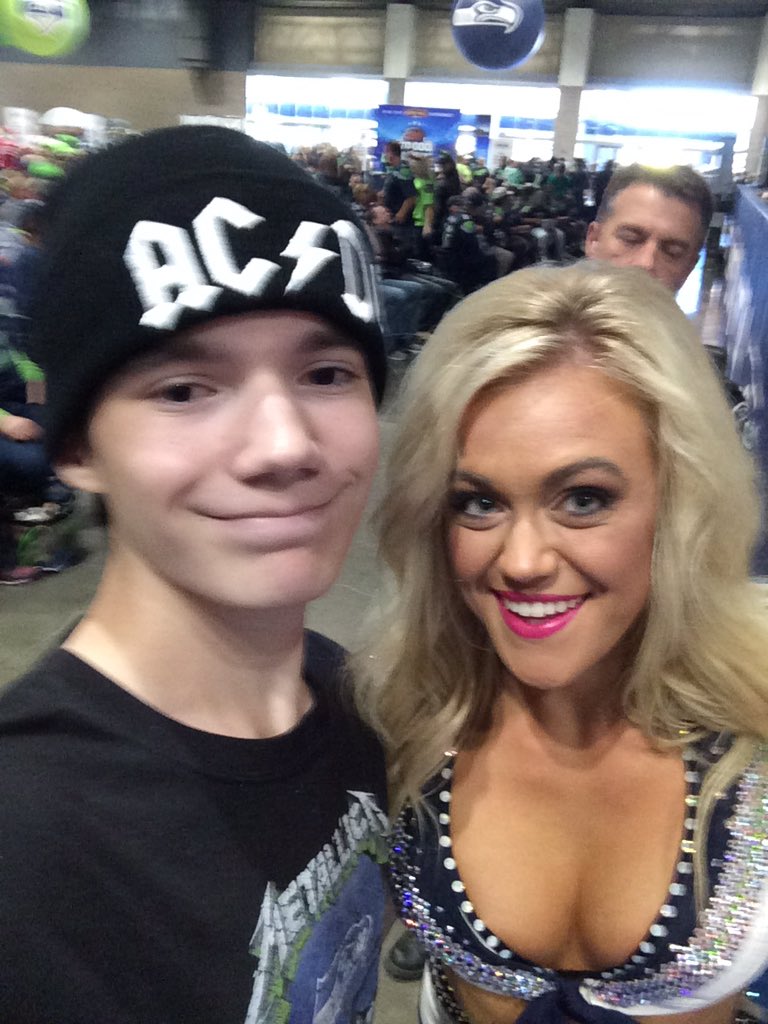 zeke_zgembala's tweet photo. Brings back great memories @SeaGalTrinity @SeaGalKayla https://t.co/kuumqjh6a7