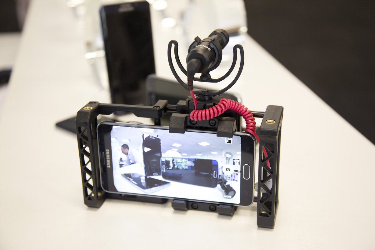 rodemics's tweet photo. Heading to @MojoConIRL Today? Did you know our #videomics work with both #ios and #android #smartphones? Read more - https://t.co/wBNqPzLCZN https://t.co/ZDrCTtja2h