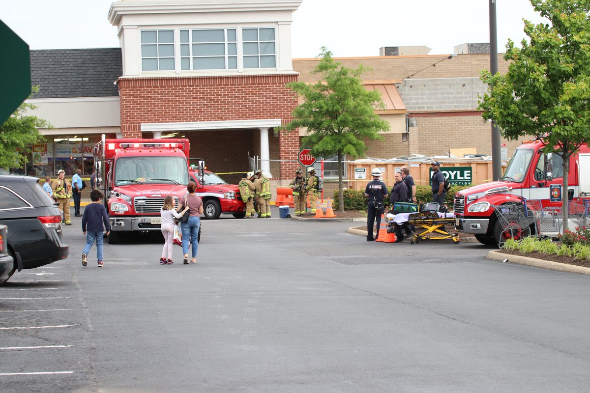 Surveillance911's tweet photo. #PWCFD #PWCPD photos from today at #Aldi and #VillageThrift Store 13770 #Smoketown Rd #Woodbridge @WoodbridgePatch https://t.co/QGlvbA1la9