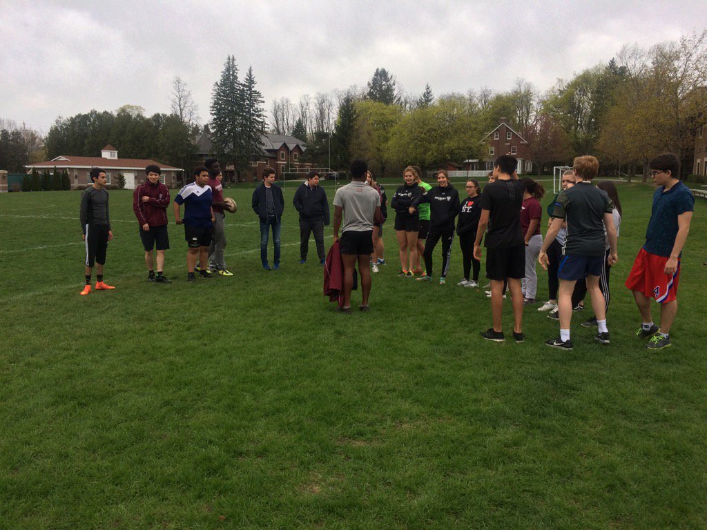 Maple_Residence's tweet photo. My fav time of the year when students play outside after dinner #Spring https://t.co/lVanKooalT