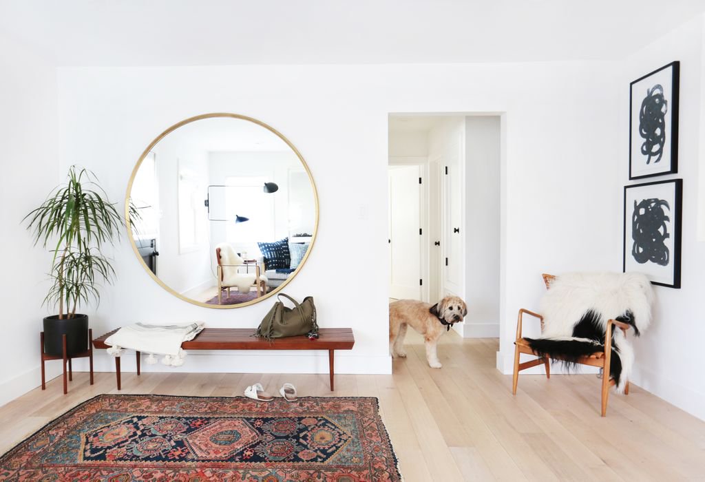 maelmoderndecor's tweet photo. This remodel is stunning. They did a great job keeping a cohesive design while making every room unique #renovation https://t.co/tmjlUiu2on https://t.co/rkerOE3IpB