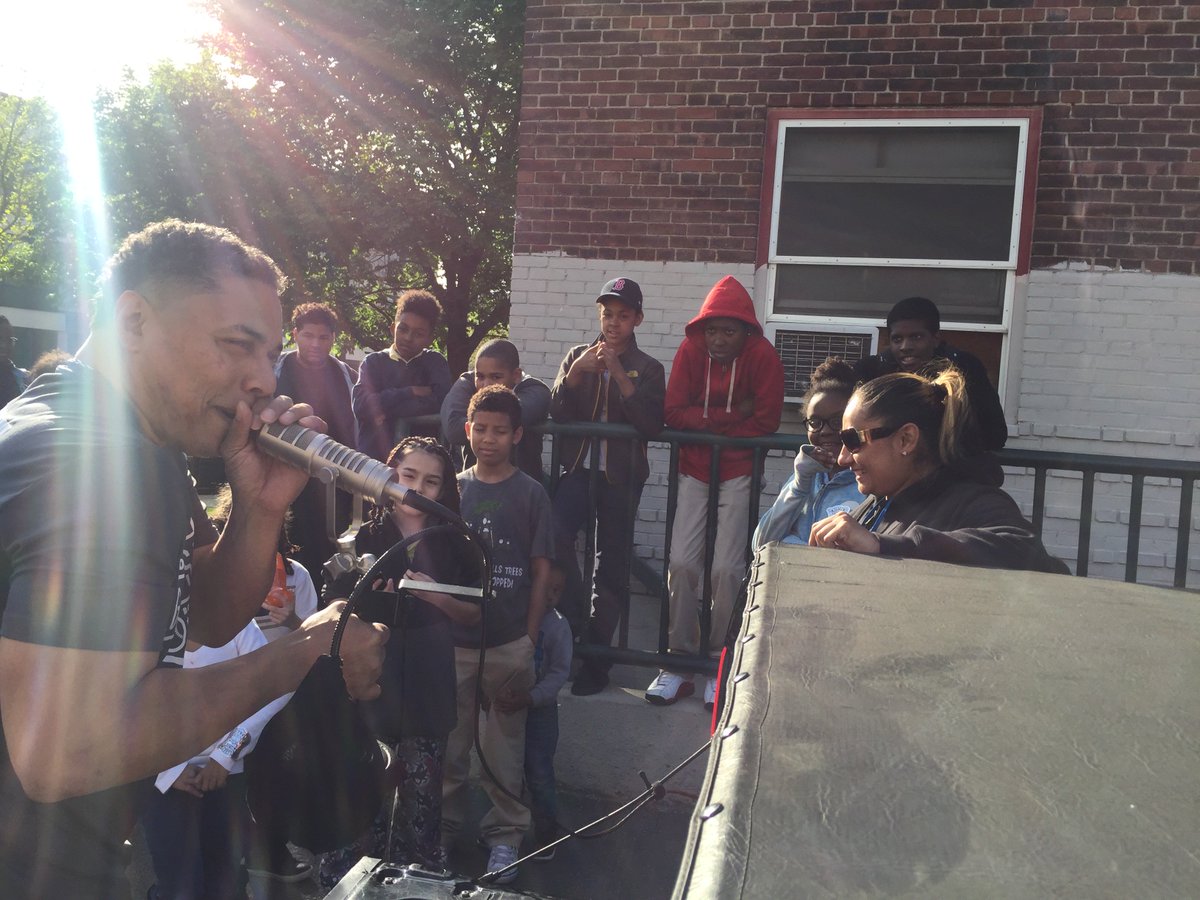 D4CommunityServ's tweet photo. Thank you @MikeBoston617 for bringing @MobileStu617 to the Julia E. Butler Youth and Family Center! #D4CommunityService #BlackWithBlue #BPD https://t.co/Zu7EmU4SRx
