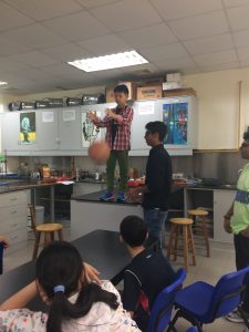VintnerAngela's tweet photo. 4th graders visit the HS science lab to learn more about energy #4VCoolStuff201617 #AISGZ https://t.co/kX7T5zjJHX