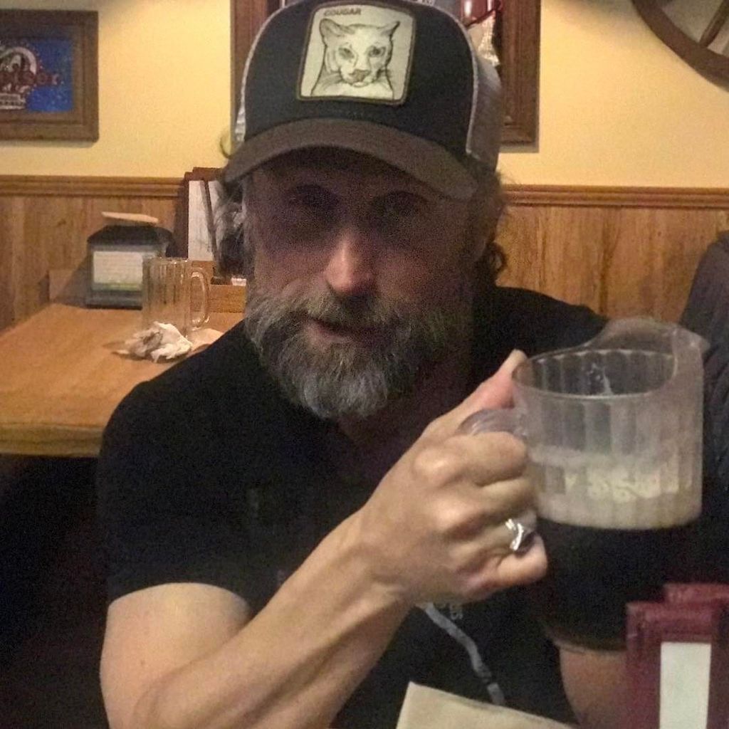 CecilGCosplay's tweet photo. Hometown relaxing! #cecilgrimescosplay #cecilgrimes #rickgrimescosplay #thewalkingdead #twd #andrewlincoln #rickgr… https://t.co/sgBx5YM5o8 https://t.co/rsgLpqwku1