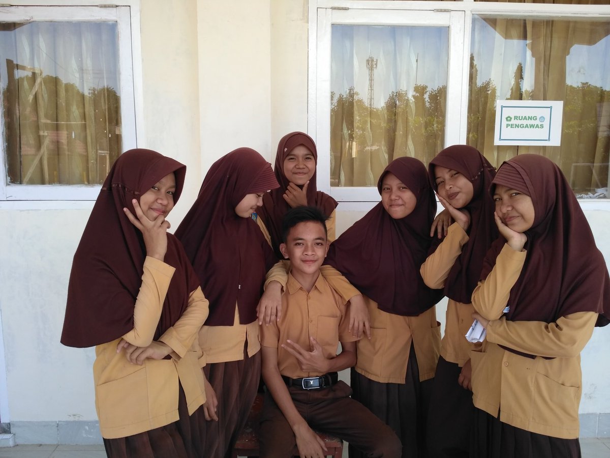 MFahmiAbdullah4's tweet photo. Teman Seperjuangan 😊☺

#OTS7DISEKOLAH https://t.co/bbgj0PSTQc
