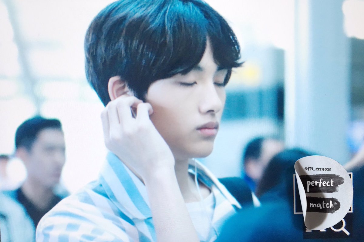 PM_19971028's tweet photo. 170505 인천출국 #윈윈 #WINWIN 
잘생겨써ㅜㅜ https://t.co/h7OIV5bc2Y