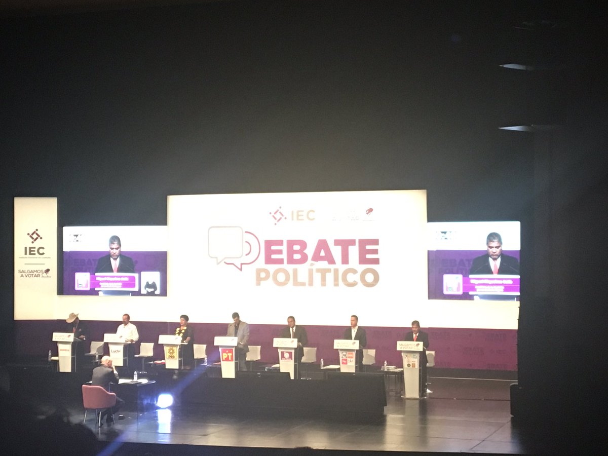 Iniciando segundo debate entre candidatos a gobernador en el teatro Nazas. En Torreón Coahuila