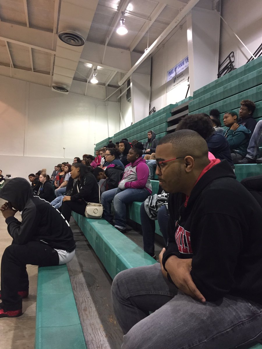 DriveSafeKy's tweet photo. Great day at Western HS in Jefferson County. County Attorney Mike O'Connell raised the roof for Drive Safe Louisville #drivesafeky. https://t.co/qNwcAH2Dxj