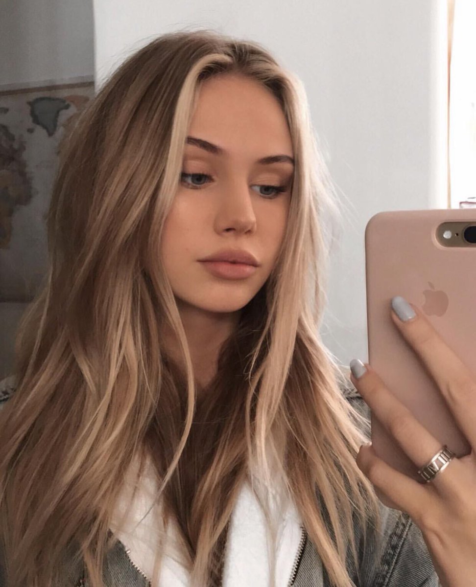 ViViANATHEMEME's tweet photo. @.ROWAN2SUS: can y'all believe viviana invented being the most beautiful human on earth https://t.co/rlpR6rDNJd
