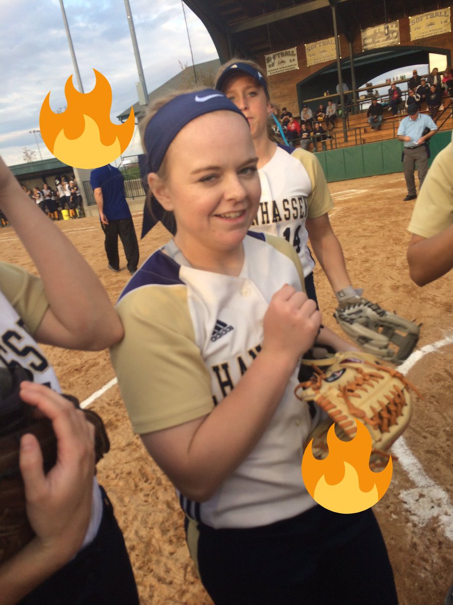 wegotsoftballz's tweet image. MO is heating up and racks up 3 K's! 🔥 (Notice the new glove) #wink #rollMO