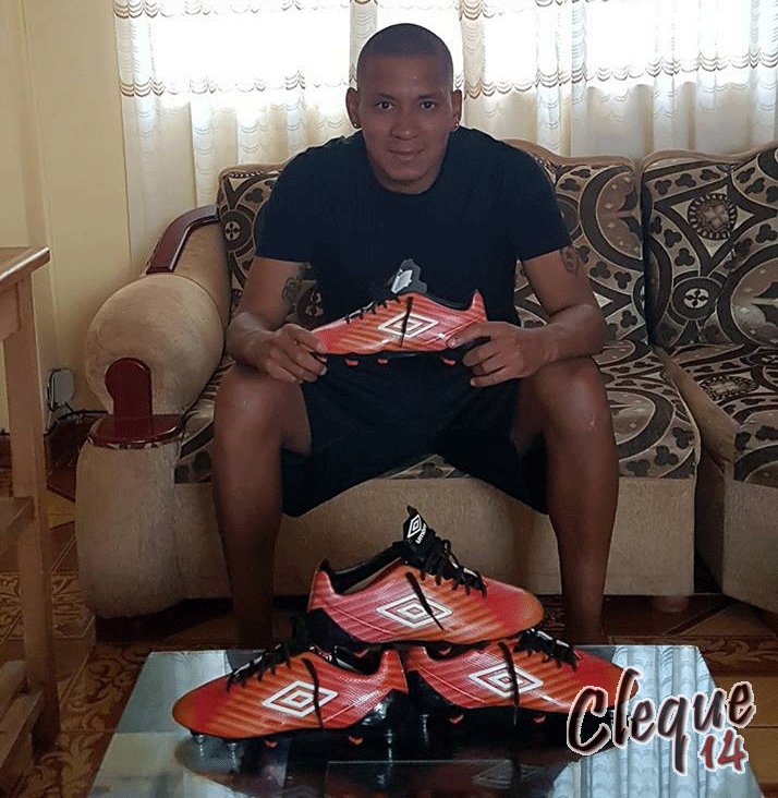 CordCleque's tweet photo. Gracias @umbroperu por los regalitos. #VamosPorMás 💪 https://t.co/zLpdioXDId
