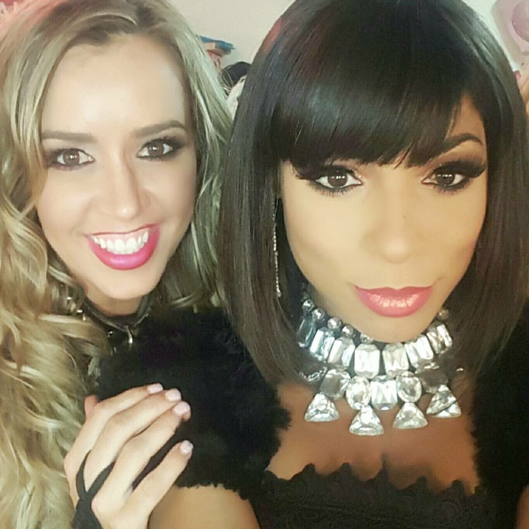 Mariah_Rivera1's tweet photo. HAPPY BIRTHDAY MY BEAUTIFUL FRIEND!!  🎈🎁🎂🎊🎉  @deleciadean Love you!! @deleciadean #BirthdayGirl https://t.co/AnEa3yyIRQ