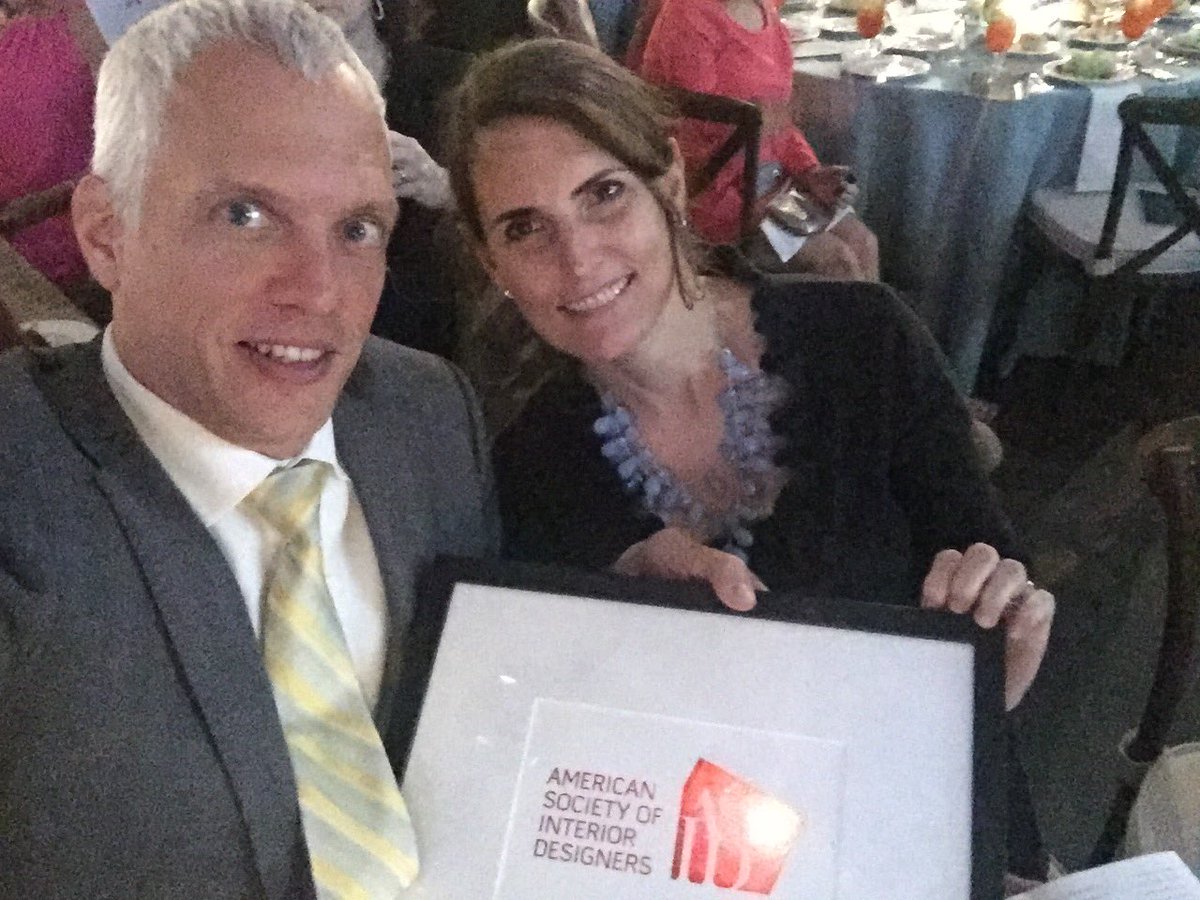 ryangravel's tweet photo. Thanks @ASIDGA for honor of your Design #Maverick Award for @AtlantaBeltLine #asidga #asiddea17 > #makeityourown #sixpitchlife; thx @kjmg71 https://t.co/d4iPhoAidU
