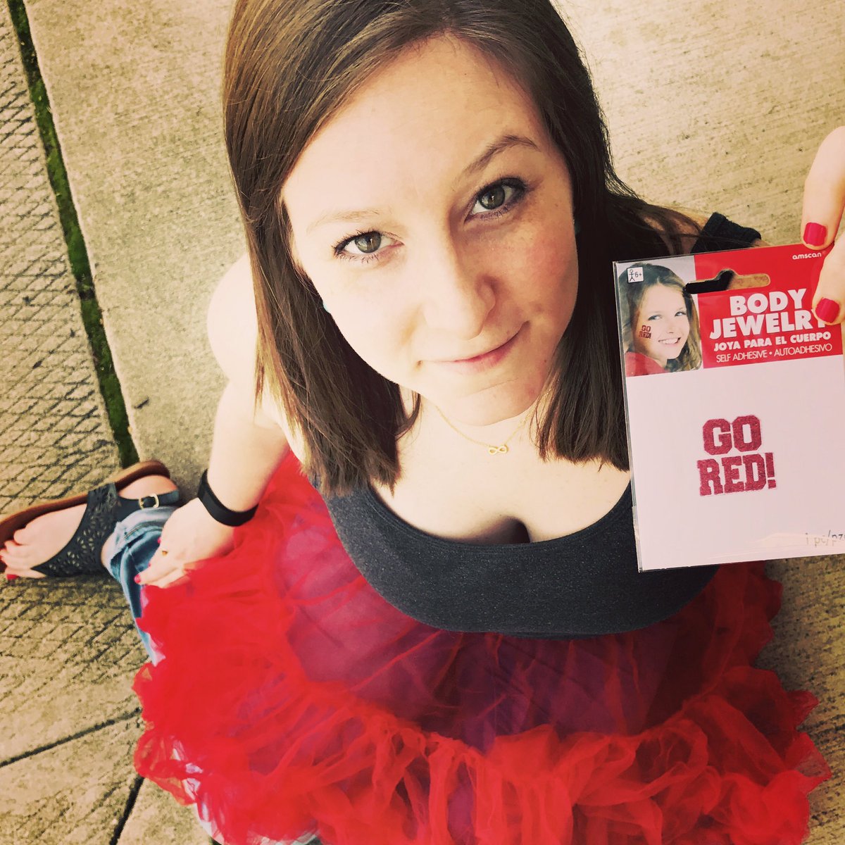 iloveitwhenllc's tweet photo. Red Day 2017 is coming up on May 11th!!! #KellerWilliams #redday #kwri #kw #kwbothell #volunteersofamerica https://t.co/czZeKKDida