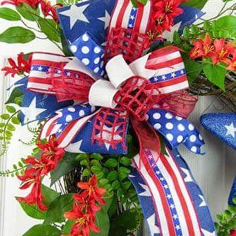 MilandDil2011's tweet photo. A patriotic design makes you want to sing the Star Spangled Banner! Starred Patriotic Wreath. https://t.co/AIpQ3LwomM #terribow https://t.co/Gmd3Mcr5fl