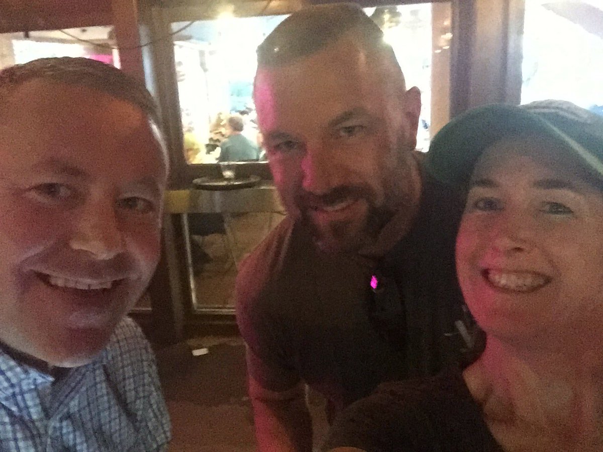 Bets1126's tweet photo. At the Alamo with Shane and Mike! #Onecheddars https://t.co/Z6Eb1Lk12r