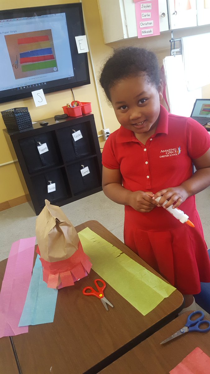 agcs_kinder's tweet photo. Getting ready for #CincoDeMayo by making our own piñatas! https://t.co/RFN23Mvews