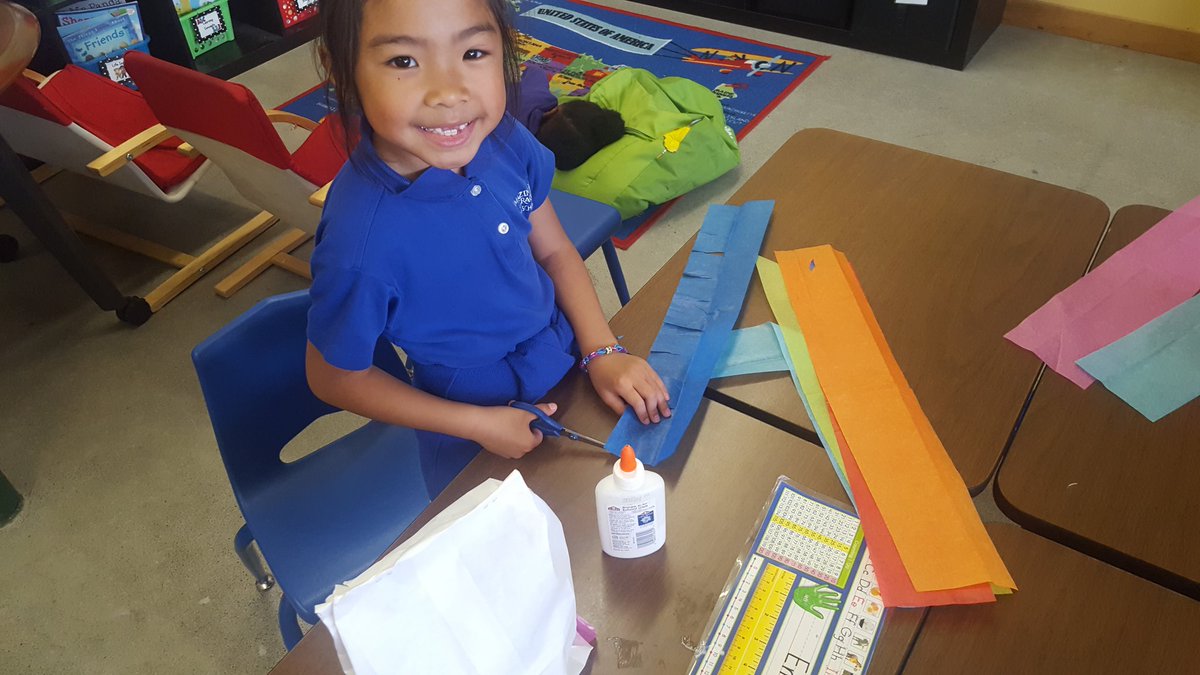agcs_kinder's tweet photo. Getting ready for #CincoDeMayo by making our own piñatas! https://t.co/RFN23Mvews