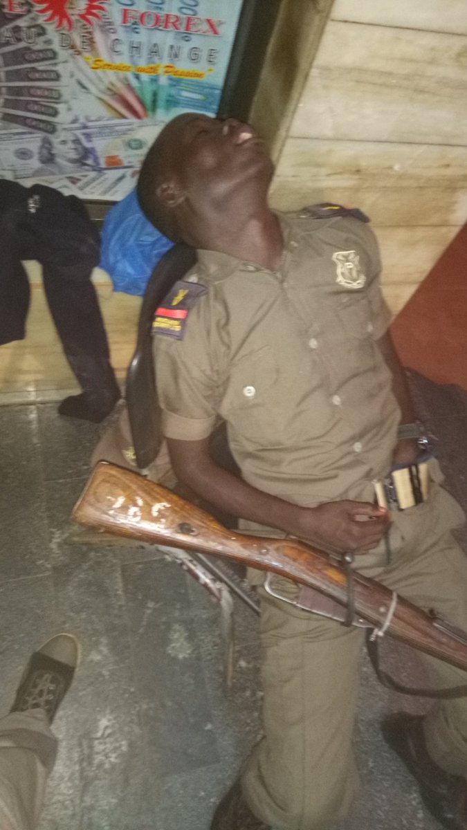 afrobysoul's tweet photo. Here is a security guard of a Kampala Hotel that should remain nameless - yes flash was on - any further question #DOADOA2017 #componentsRW https://t.co/HNce6dcOhY