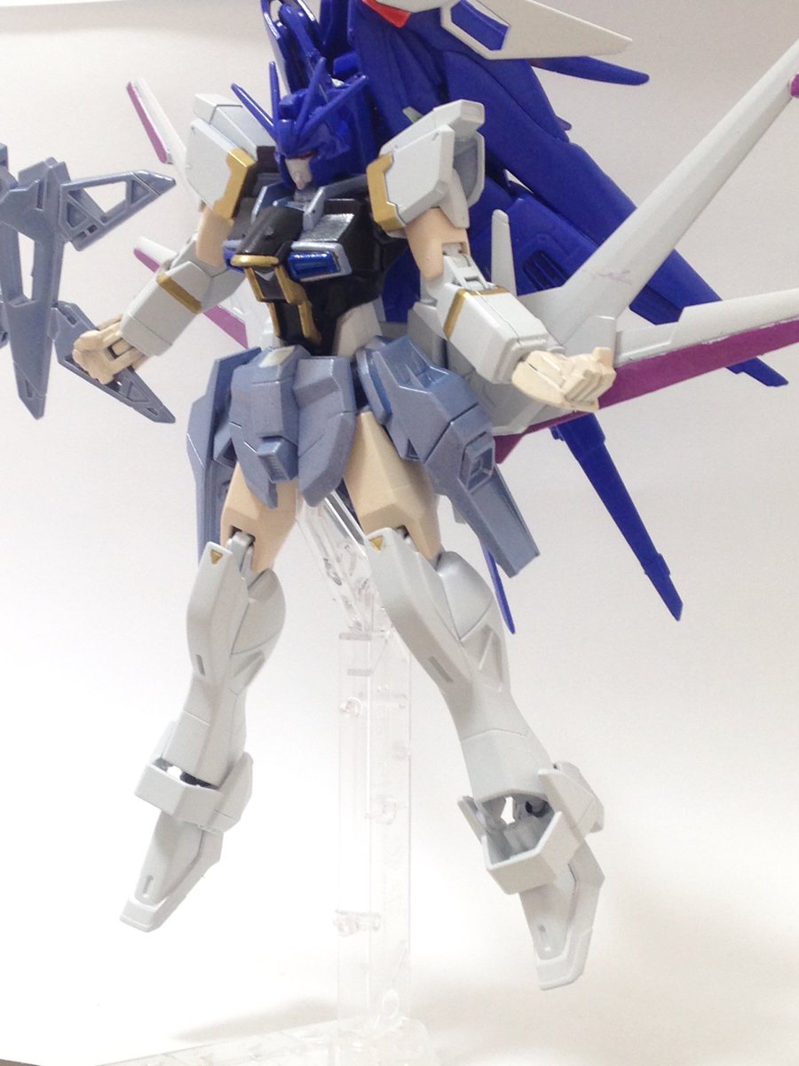 shinksan409's tweet photo. キュアフォーチュン 2017年1月製作。フォースインパルス+デスティニー+ストライクルージュIWSP タンバリンは投擲武器とみなし1/100・1/144・BB戦士のデスティニーのビームブーメランを組み合わせて製作。 #curemodel https://t.co/HjCejo3ydy