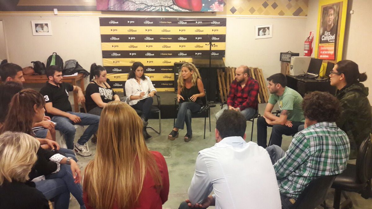 jproSanFernando's tweet photo. Después de pasar la tarde con los chicos del merendero Héroes de Malvinas, nos reunimos con @AgusCiarletta @ignaciocabello y @CalandraMatias https://t.co/O97YGduydz