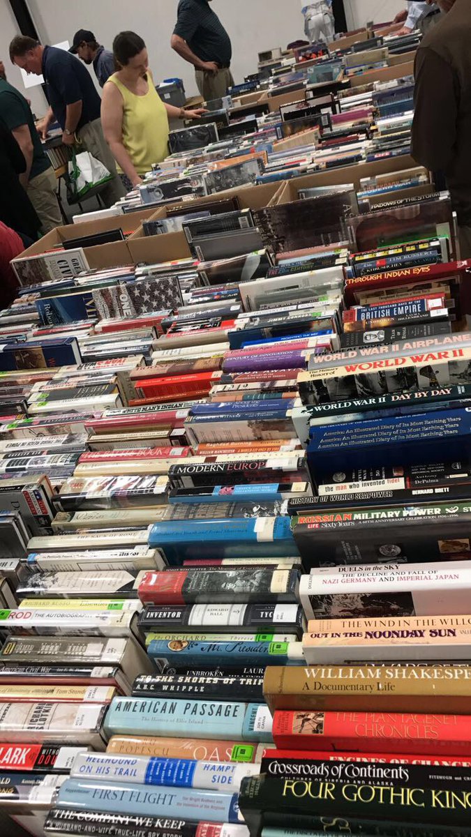 m_leonard4's tweet photo. Books on books on books! #getlitwithlit ππ #khscdgoodthings https://t.co/giyBbsgKsW