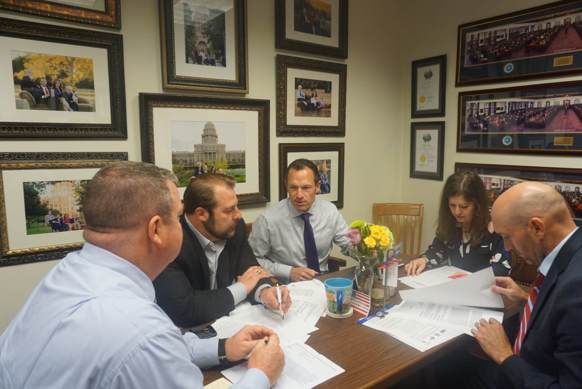 ISAACforEnergy's tweet photo. Late-night Capitol strategy session on defending our groundwater & property rights in Hays County. #HB3405 #SaveOurWells #txlege https://t.co/Hftd778HJ2