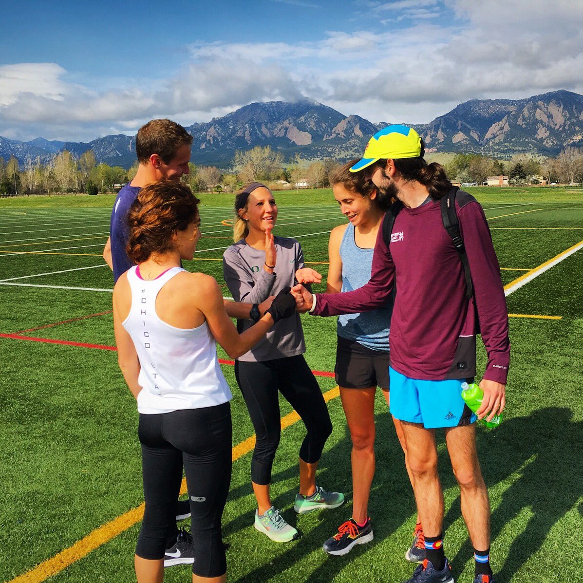 Roots_Running's tweet photo. Hopefully racing isn't as difficult as coordinating a team cheer
#paytonjordan #oxyinvite #oregontwilight on tap!
https://t.co/NGwELX0HrC https://t.co/FjA87haIfk