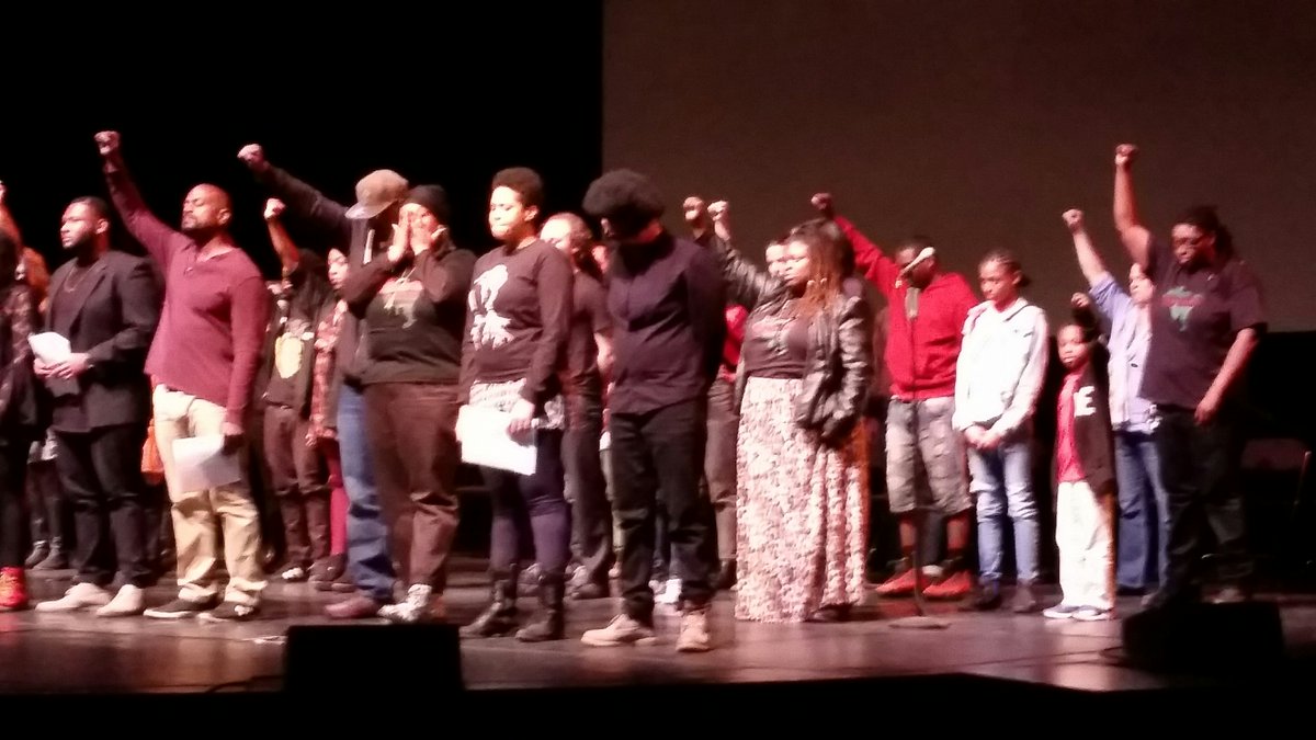 nhvcrb's tweet photo. The cast of #every28 singing "we who believe in freedom cannot rest" https://t.co/iqP2eZLgFT