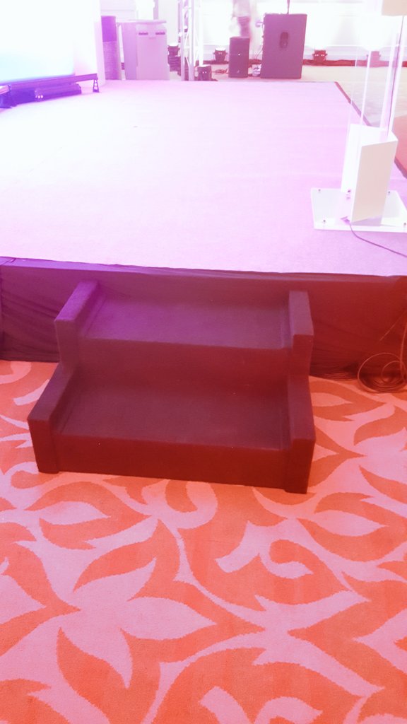MarqueTriangle's tweet photo. #stage_stairs @ #triangle-marque https://t.co/CnioiWIzyO