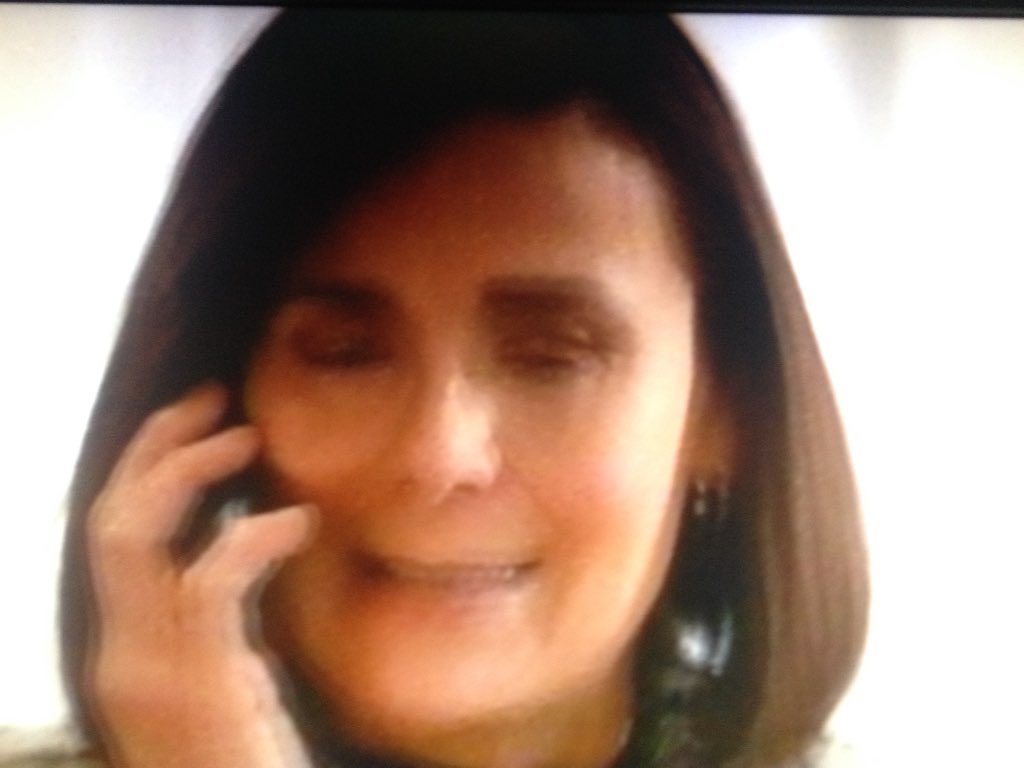 DarkMaster__AR's tweet photo. #OutgoingCall @Francisco_EDR imagínate que el tipejo ese volvió con su ex, y es la hija de 1 mafioso! #EnamorándomeDeRamón @gonzalopz89 ☎️👵🏻 https://t.co/J3Bx1SLHbI