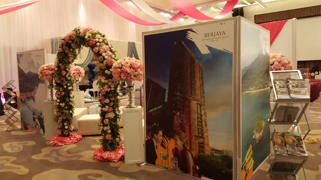 MarqueTriangle's tweet photo. #wedding_event @ #triangle-marque https://t.co/yOLhYvAIKM