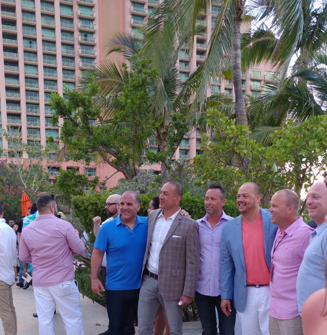 zainasalma11's tweet photo. #Atlantistakeover #visionclub 2017 @tubbs8808 @thatsammori @EdStald @LaylaMoo18 @JRojas537 https://t.co/jdqgjuV7aY