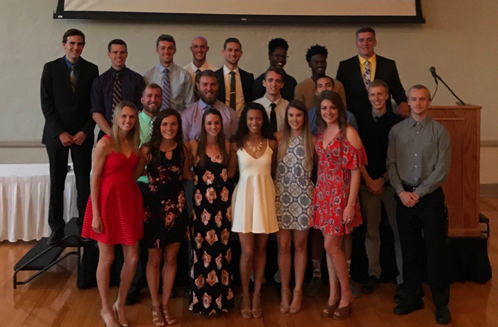 CoachPaulsen's tweet image. Huge thank you to our seniors. #UNITF #PantherPride